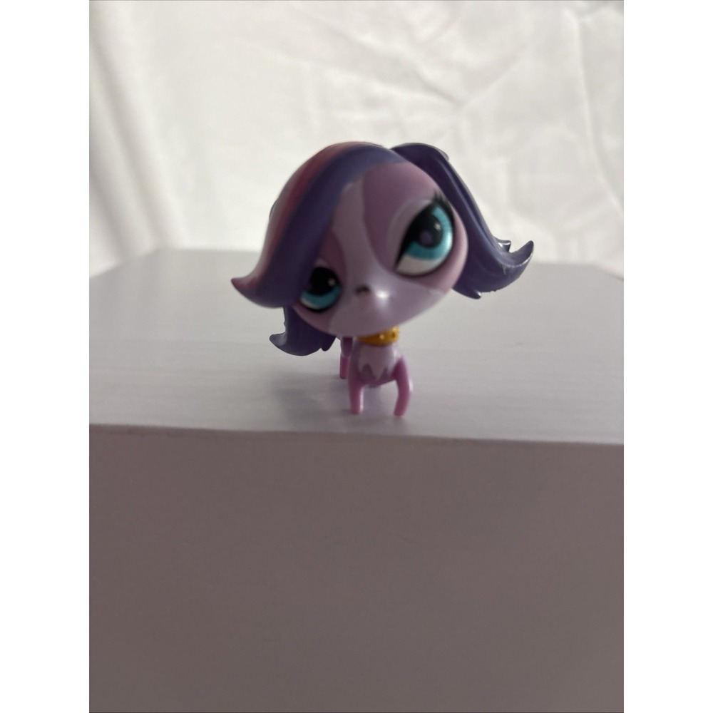 LPS G4 Littlest Pet Shop Zoe Trent #2697 Purple Dog Figure 2014